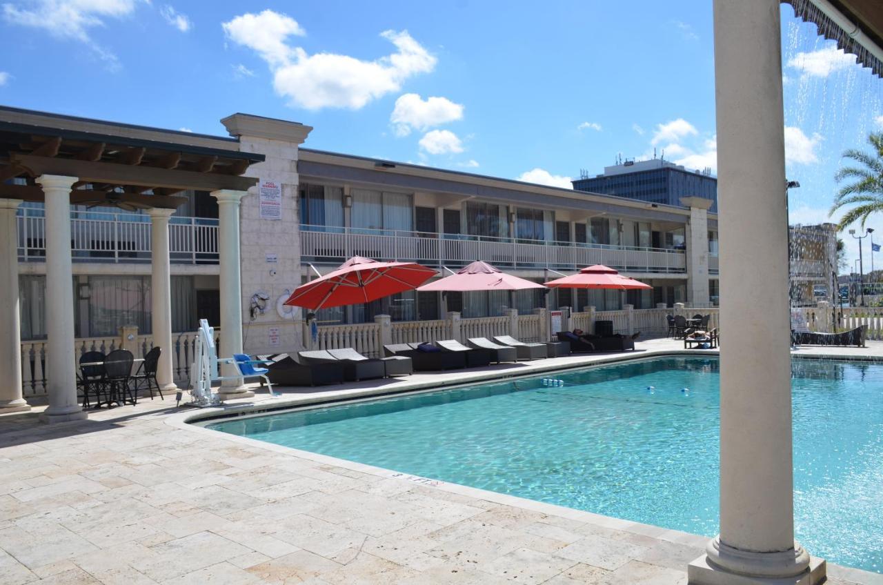 Quality Inn And Conference Center Tampa-Brandon Heartland Exteriér fotografie