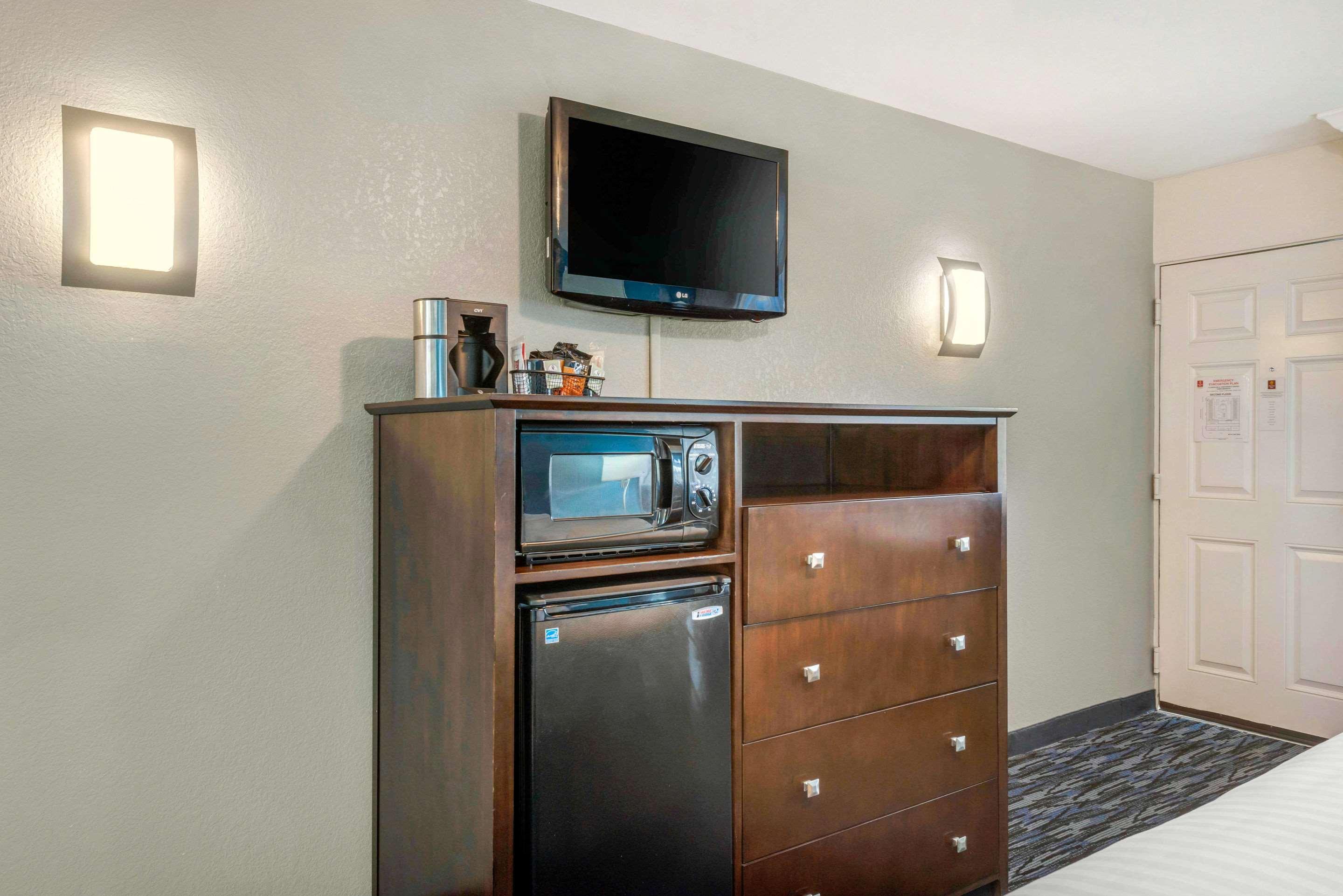 Quality Inn And Conference Center Tampa-Brandon Heartland Exteriér fotografie