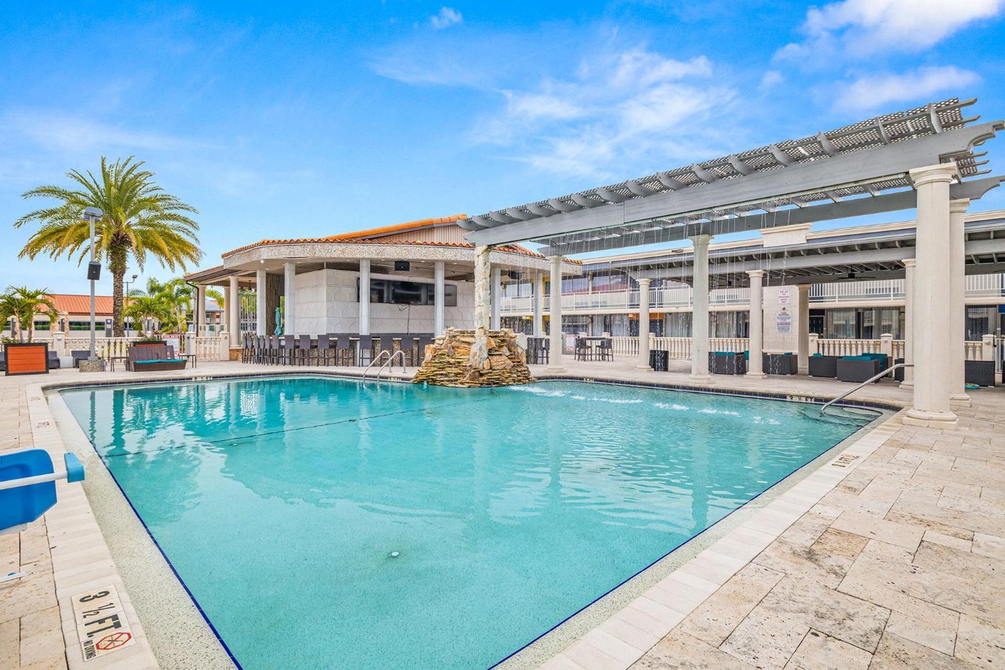 Quality Inn And Conference Center Tampa-Brandon Heartland Exteriér fotografie