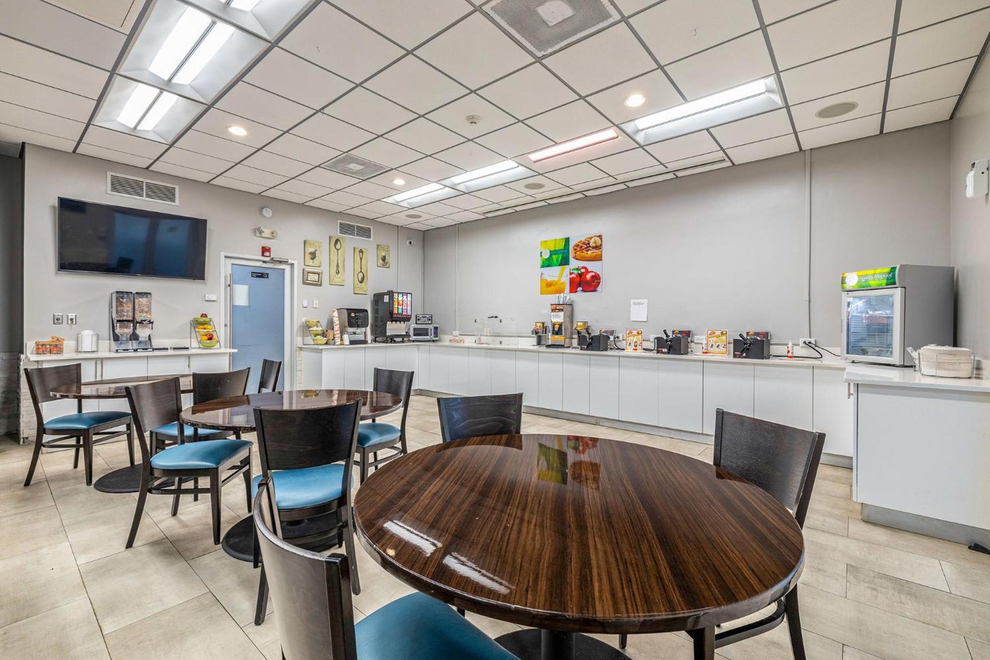 Quality Inn And Conference Center Tampa-Brandon Heartland Exteriér fotografie
