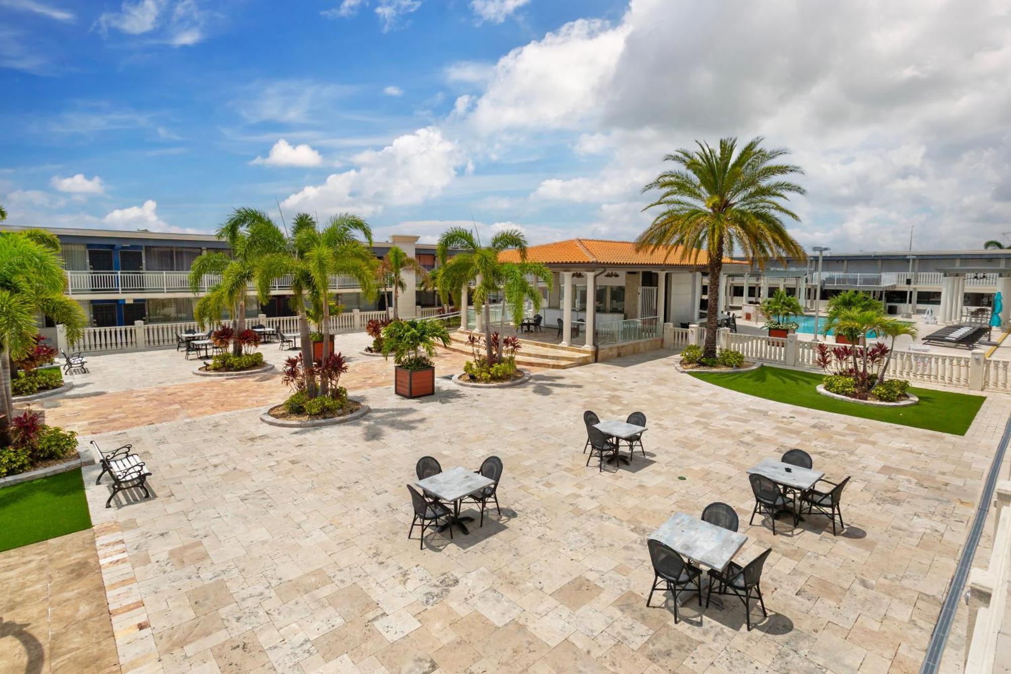 Quality Inn And Conference Center Tampa-Brandon Heartland Exteriér fotografie